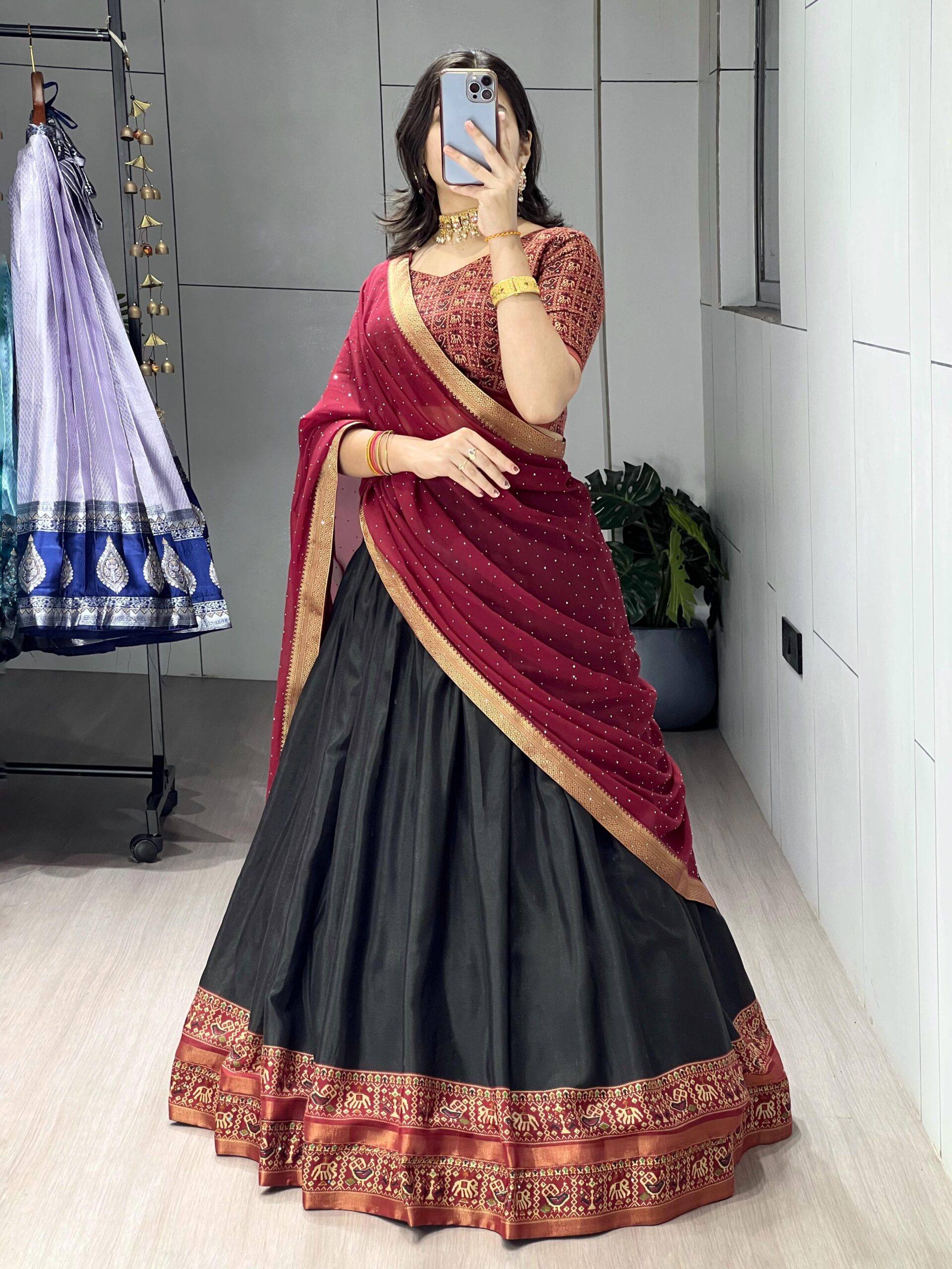 Dhavani-Black & Maroon - Image 3