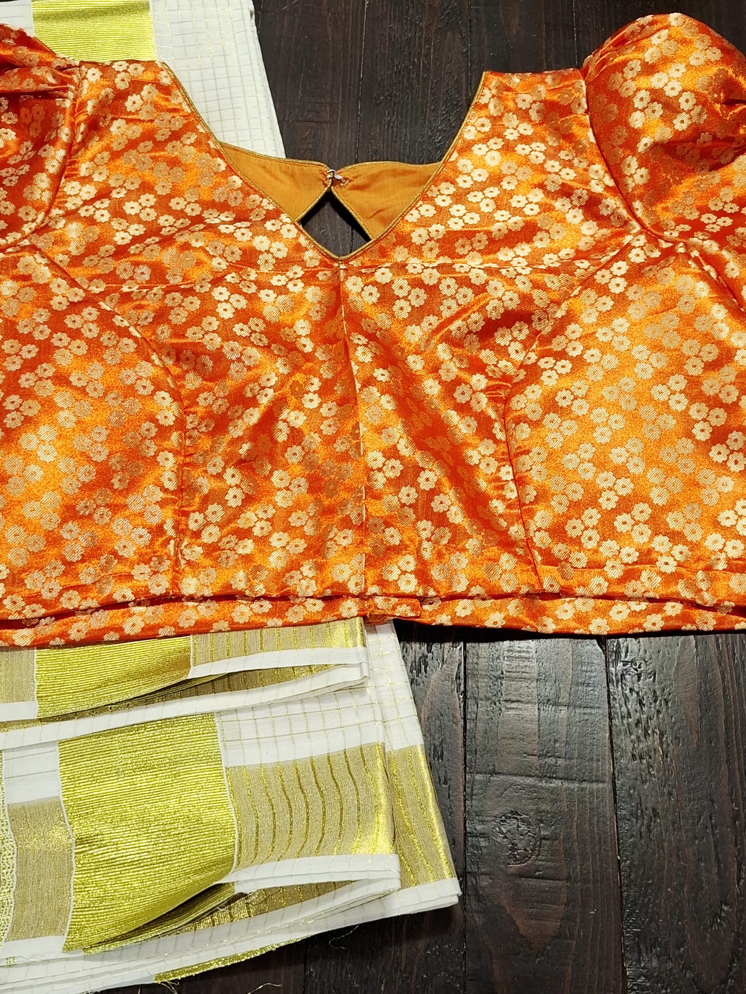 Golden Tissue Set Mundu - Image 2